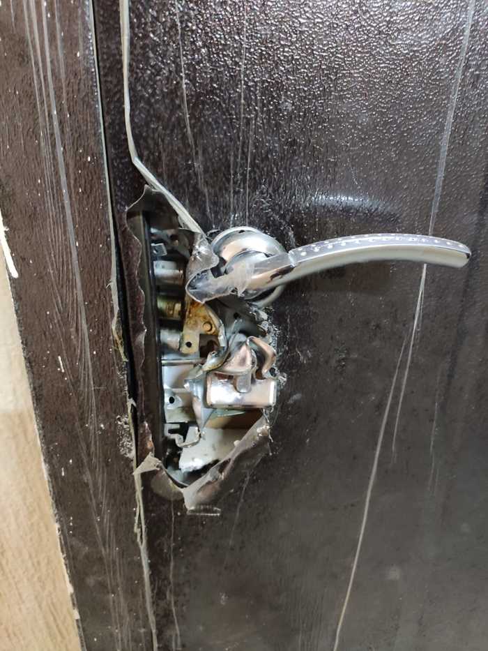 1631274600147526659 Как открыть шевроле круз если забыл ключи внутри машины