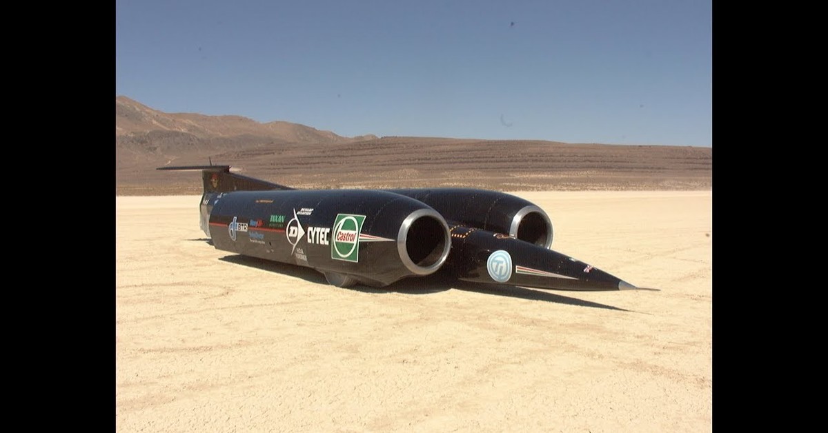 Самый быстрый автомобиль в мире скорость. Энди грин на thrust ssc. Thrust ssc 1997. Сверхзвуковой автомобиль bloodhound ssc. Болид thrust ssc.