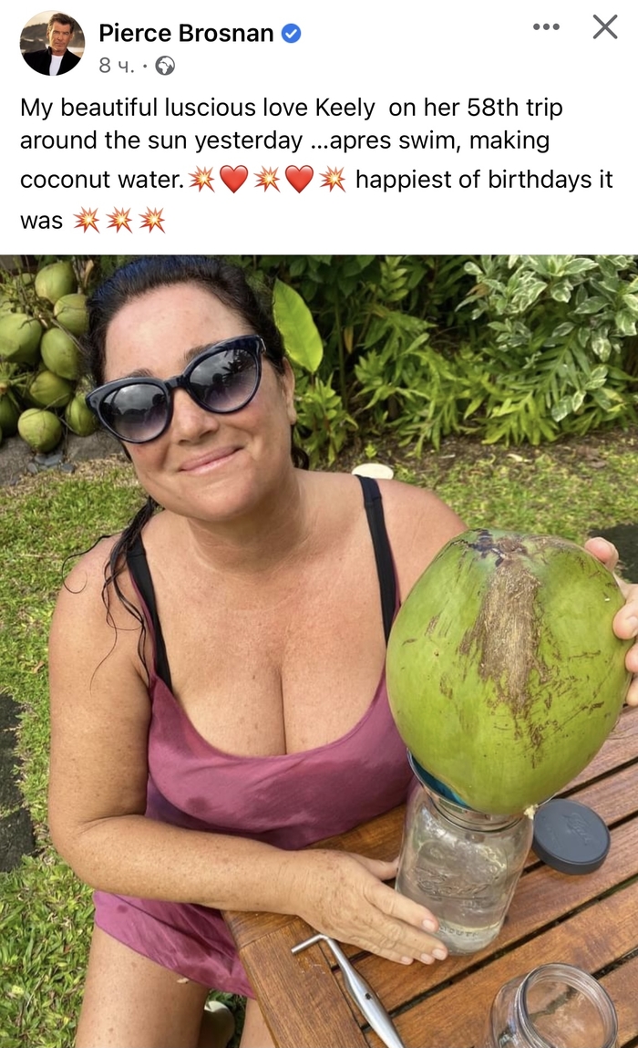 Без тени смущения настоящий Джеймс Бонд восхищается своей “прекрасной сочной любимой» женой в её 58-й ДР