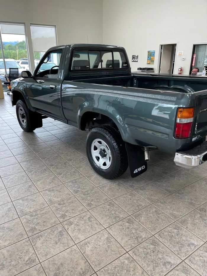 Капсула времена или как выглядит пикап Тойота с пробегом 80 миль, который простоял 28 лет без движения! Находка, Toyota, Пикап, Транспорт, Авто, Раритет, Инвестиции, Длиннопост