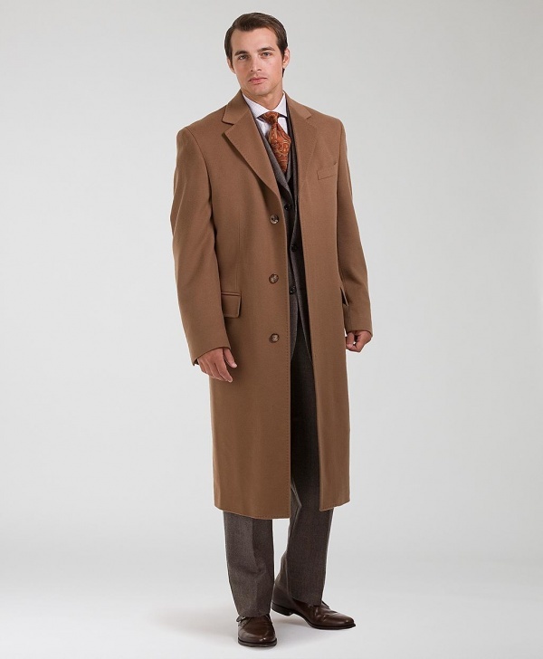 Мужское пальто ниже колена. Пальто Brooks brothers Camel. Пальто кэмел мужское. Westbury пальто. Пальто кэмэл мужское длинное.