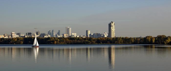 С ВИДОМ НА МОРЕ