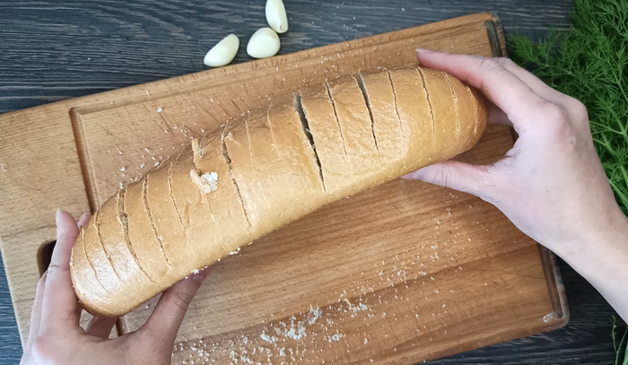нарезной батон по госту рецепт для духовки. 1634199356110529010. нарезной батон по госту рецепт для духовки фото. нарезной батон по госту рецепт для духовки-1634199356110529010. картинка нарезной батон по госту рецепт для духовки. картинка 1634199356110529010. Хочу показать и рассказать как легко и просто приготовить дома хлеб, а именно классический нарезной батон. Пшеничный хлеб одно из самых простых изделий во всей выпечке, хлеб даже проще чем пирожки, азы выпечки, так сказать. Мы будем выпекать по пред гостовcкой рецептуре 40 года. Использовать будем только руки-миксер-духовку, полная свобода творчеству. Я каждые выходные пеку пару батонов на неделю. Что может быть вкуснее собственноручно приготовленного хлеба по классической технологии. Попробуйте, вам понравится.