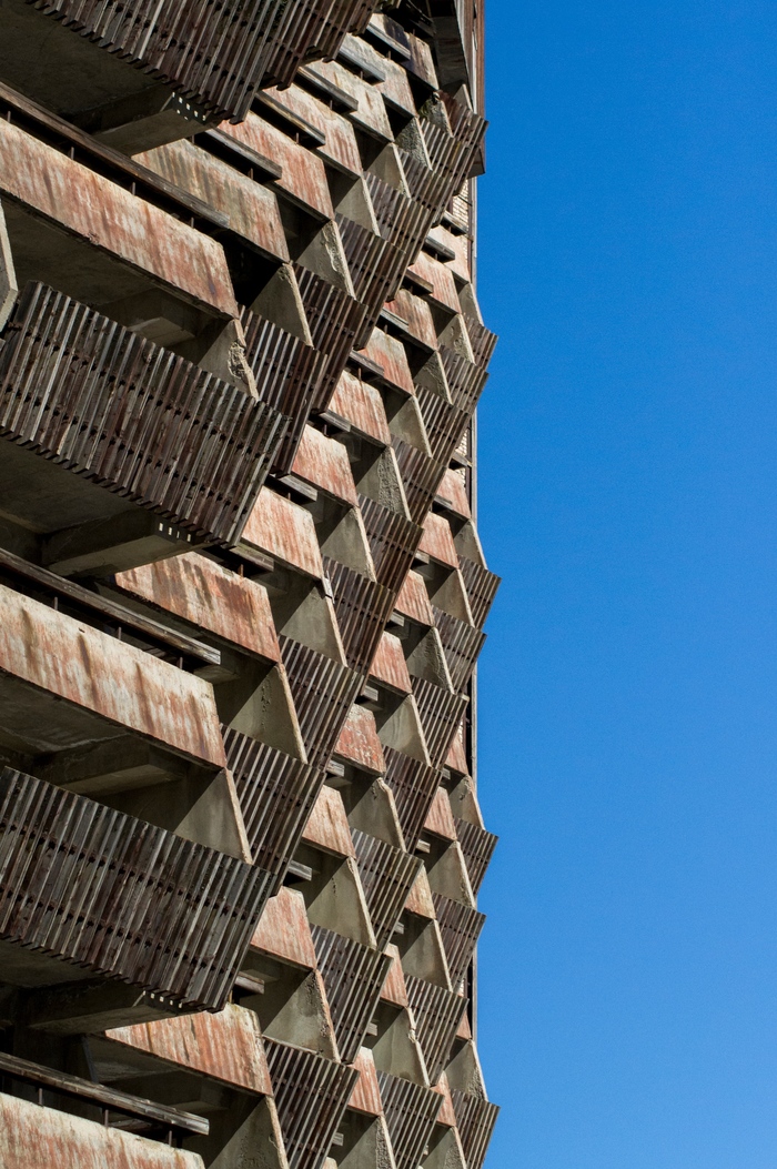 Заброшенная гостиница Аманауз, Домбай