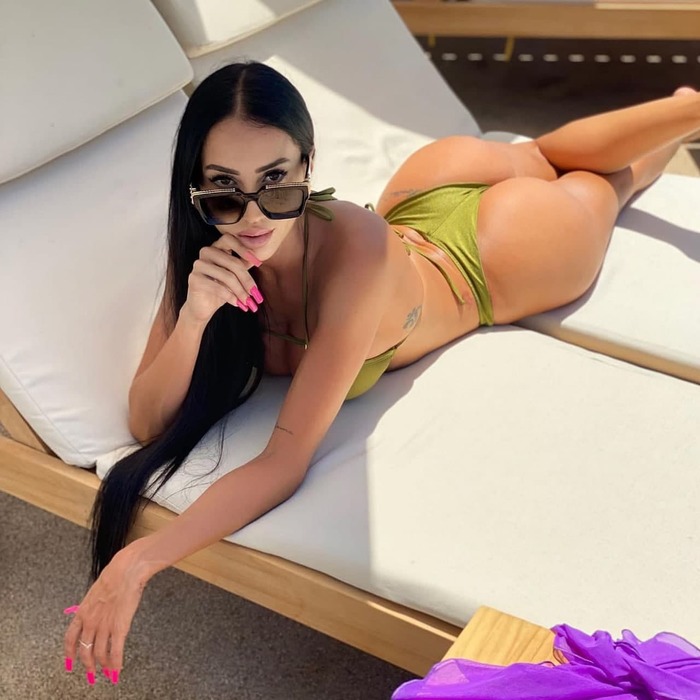 Девушка экс-футболиста "Реала" и ПСЖ Хесе попыталась на машине сбить футболиста после ссоры