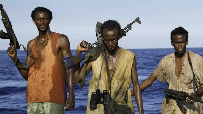 Российские пограничники помогли заблудившимся в Охотском море сомалийским пиратам вернуться домой