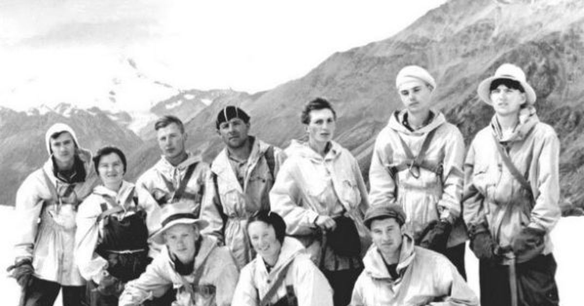 Первая экспедиция на эверест. Советская гималайская Экспедиция 1982. Первое восхождение ЕС Эверест 1982. Экспедиция на Эверест 1982.