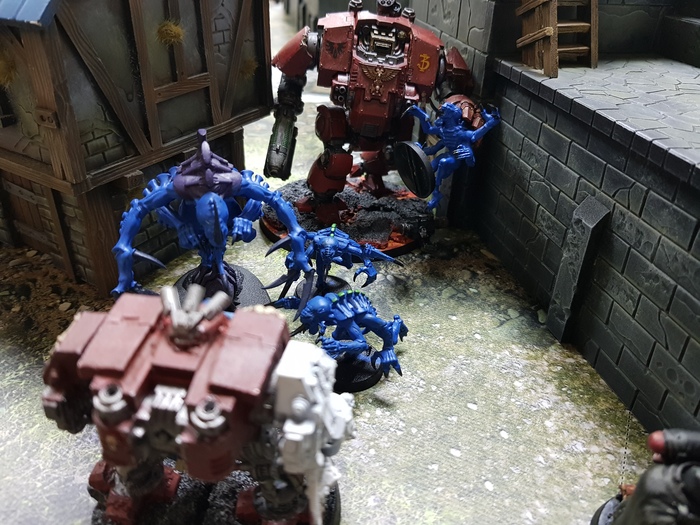 "Братья пинают гопоту за школой." М41, пикт в цвете