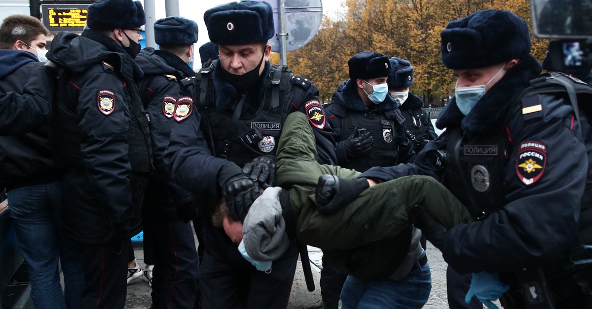 Внезапно русские. Митинг русских националистов. Митинг националистов в Москве. Русский марш задержания. Националисты в Москве.