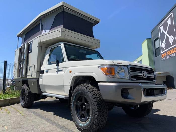 Швейцария, 2021 год Toyota, Toyota Land Cruiser, Внедорожник, Дом на колесах, Длиннопост Швейцария, 2021 год Toyota, Toyota Land Cruiser, Внедорожник, Дом на колесах, Длиннопост