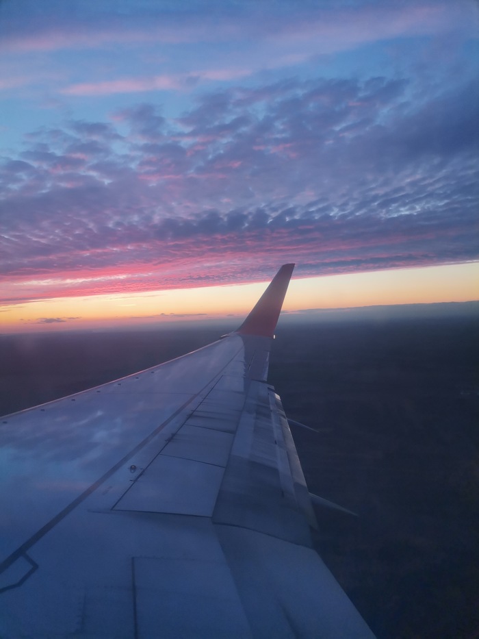 Ну тоже выложу свой закат с самолёта)