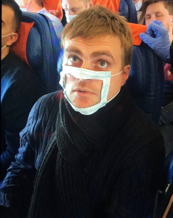 На рейсе Аэрофлота. Пассажир утверждал, что находится в маске