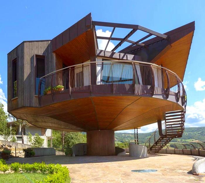 Вообще, Бабе-Яге стоило запатентовать концепцию