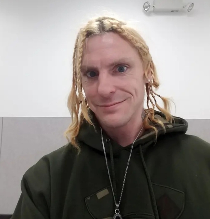 Педофил-трансгендер изнасиловал сокамерницу в женской тюрьме в США