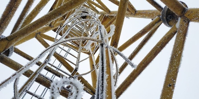 1638796263168158895 Как падает башенный кран видео