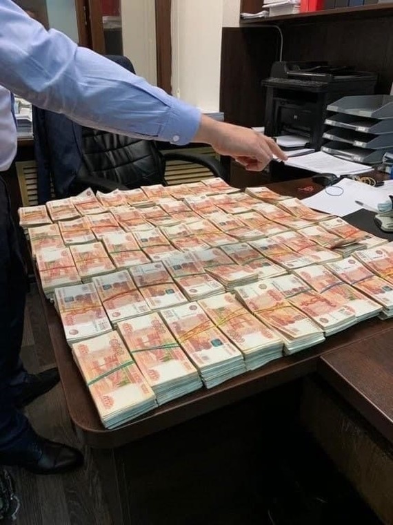 В Москве двое работников фирмы напились и потеряли служебный автомобиль с 50 млн рублей