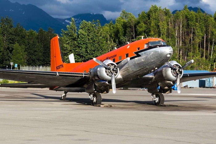 Инцидент со «старичком» DC-3 в Анкоридже Авиация, Аляска, Анкоридж, Douglas dc-3, Аварийная посадка, Видео, Длиннопост