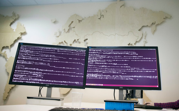 Хакеры украли ПОЛ МИЛИАРДА рублей у ЦБ РФ