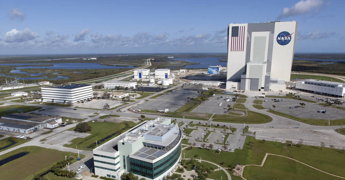 Space center. НАСА мыс Канаверал. Космический центр Кеннеди Флорида. Космический центр имени Джона Фицджеральда Кеннеди. Космический центр Кеннеди, мыс Канаверал, США.