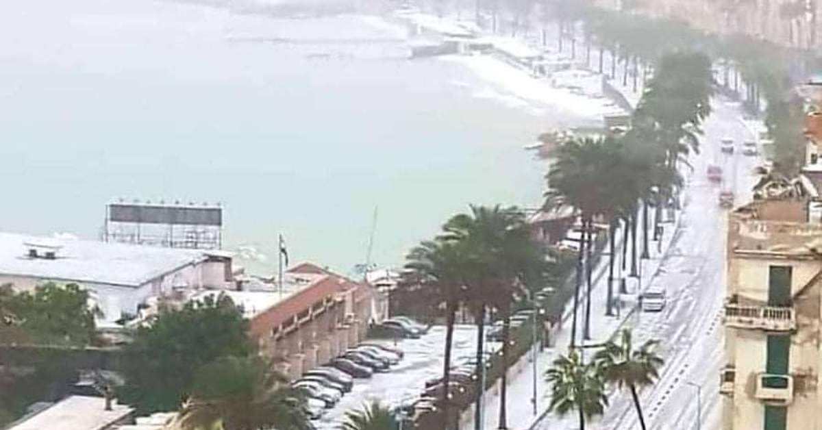 Египет в 2024 безопасно ли. Александрия Египет снег. Александрия Египет снег 2021. Снег в Египте. Снег в Александрии.