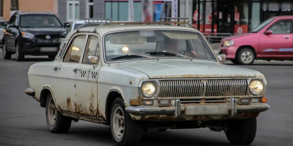 Старые автомобили налог. Российские машины. Старинные русские автомобили. Старые российские автомобили. Старые машины русские.