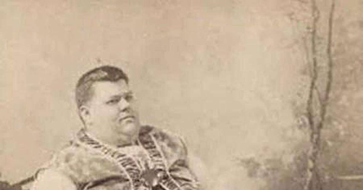 Беневоленский был человек толстоватый среднего. Беневоленский был человек толстоватый среднего. Беневольский был человек толстоватый среднего роста гдз. Иван николаевич толстой. Люди как реки толстой цитата.