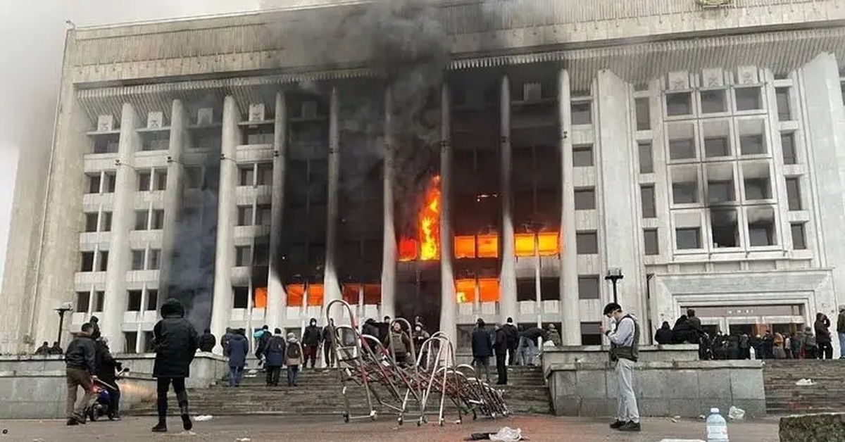 Сегодня день алматы. Протесты в Казахстане Алматы. Протесты в Казахстане 2022. Беспорядки в Алма Ате 2022.
