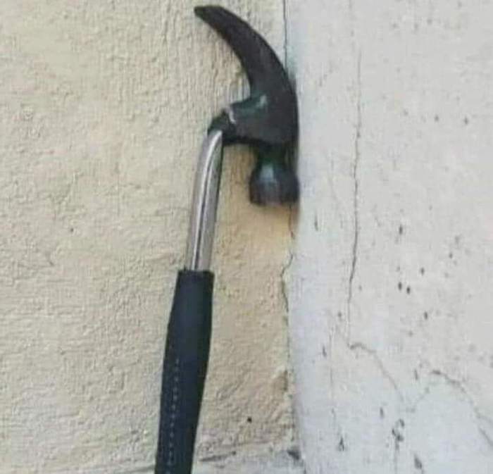 ���? ���