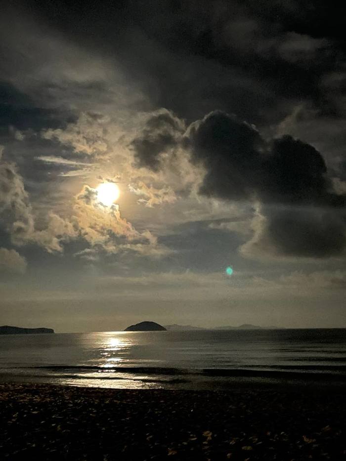 Вспоминая август… море…