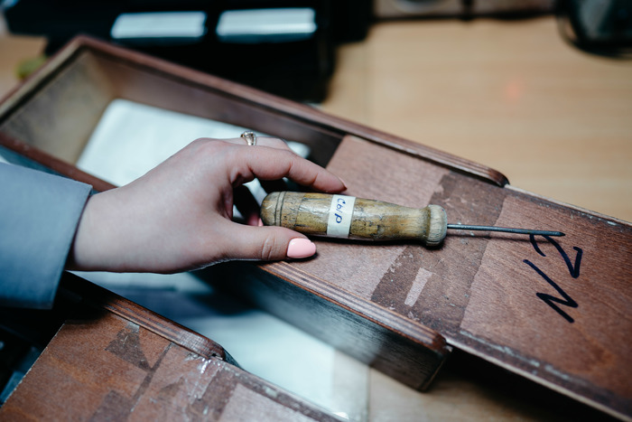 Как проверяют посылки и передачи в исправительных колониях Тюрьма, Зона, Исправительная колония, Колония, Профессия, Длиннопост Как проверяют посылки и передачи в исправительных колониях Тюрьма, Зона, Исправительная колония, Колония, Профессия, Длиннопост