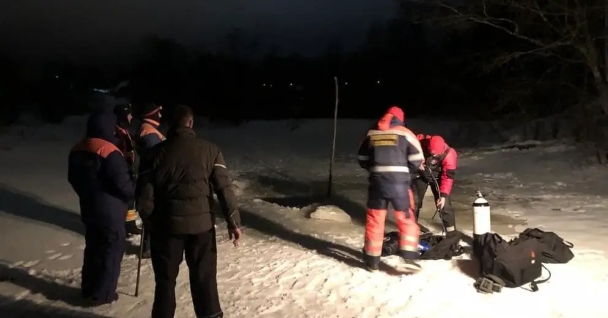 Женщина утонула в проруби. Женщина утонула в проруби на реке Оредеж. 19 Января утонула женщина в Ленобласти в проруби. Гатчинский район Ленинградской области утонула женщина в крещение. Тело женщины утонувшей в проруби.