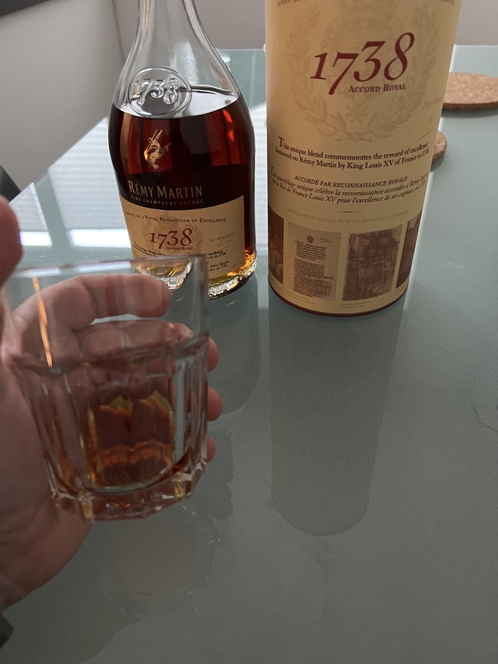 С Выходными, Лига