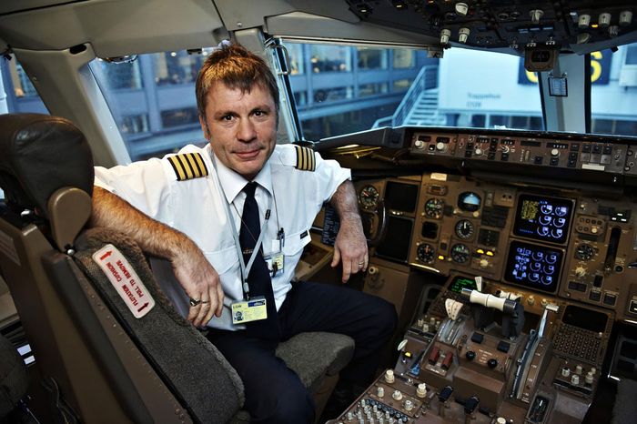 Брюс Дикинсон больше не будет пилотировать самолет во время туров IRON MAIDEN