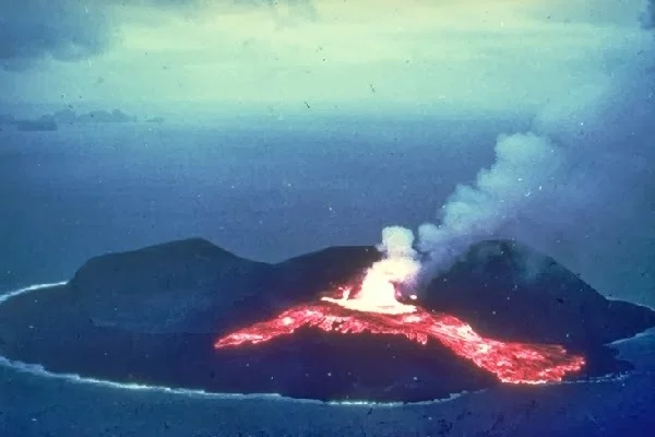 Почему запрещено посещать самый молодой остров Европы | История острова Сюртсей Познавательно, История, Океан, Факты, Исландия, Вулкан, Остров, Повтор, Сюртсей, Видео, Гифка, Длиннопост