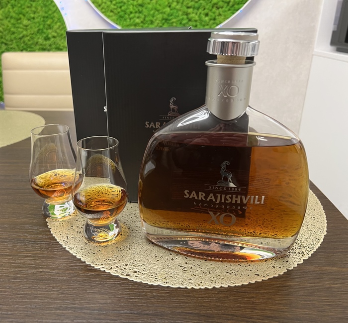 И снова коньяк! И снова на кухне