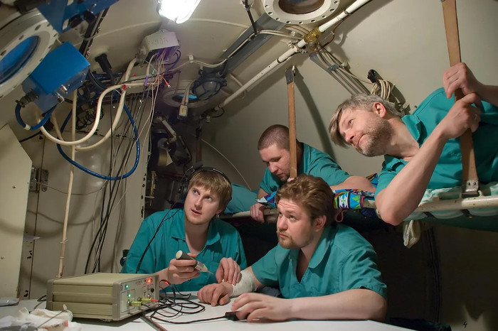 Глубже подлодок: как человек выживает, погружаясь в море на 700 метров Исследования, Познавательно, Водолаз, Водолазный костюм, Глубина, Наука, Длиннопост