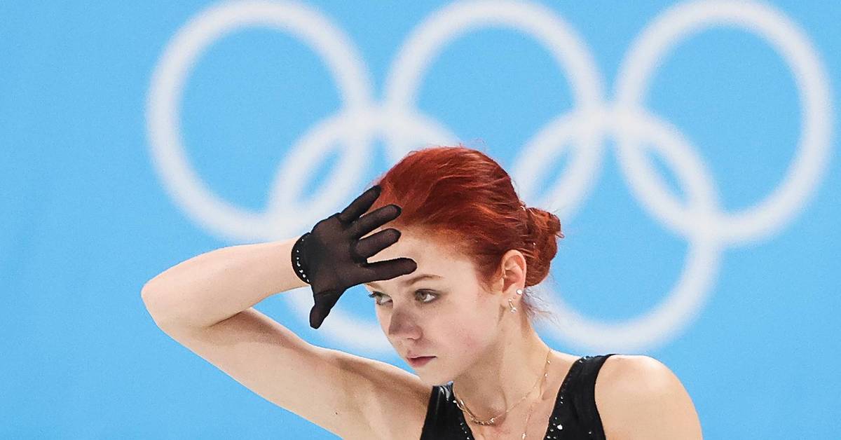 Трусова фигуристка на море. Трусова 5 четверных. Трусова 2023. Трусова 5 четверных. Камила валиева фигуристка.