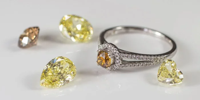 Как благодаря термитам открыли крупнейший алмазный рудник Бриллианты, Рудник, Минералы, Термиты, Алмаз, Длиннопост Как благодаря термитам открыли крупнейший алмазный рудник Бриллианты, Рудник, Минералы, Термиты, Алмаз, Длиннопост