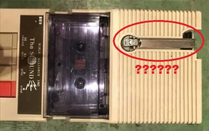 Кассетник с ручкой генератора Магнитофон, Необычное, Техника, Электроника, Яндекс Дзен, Видео, Длиннопост Кассетник с ручкой генератора Магнитофон, Необычное, Техника, Электроника, Яндекс Дзен, Видео, Длиннопост