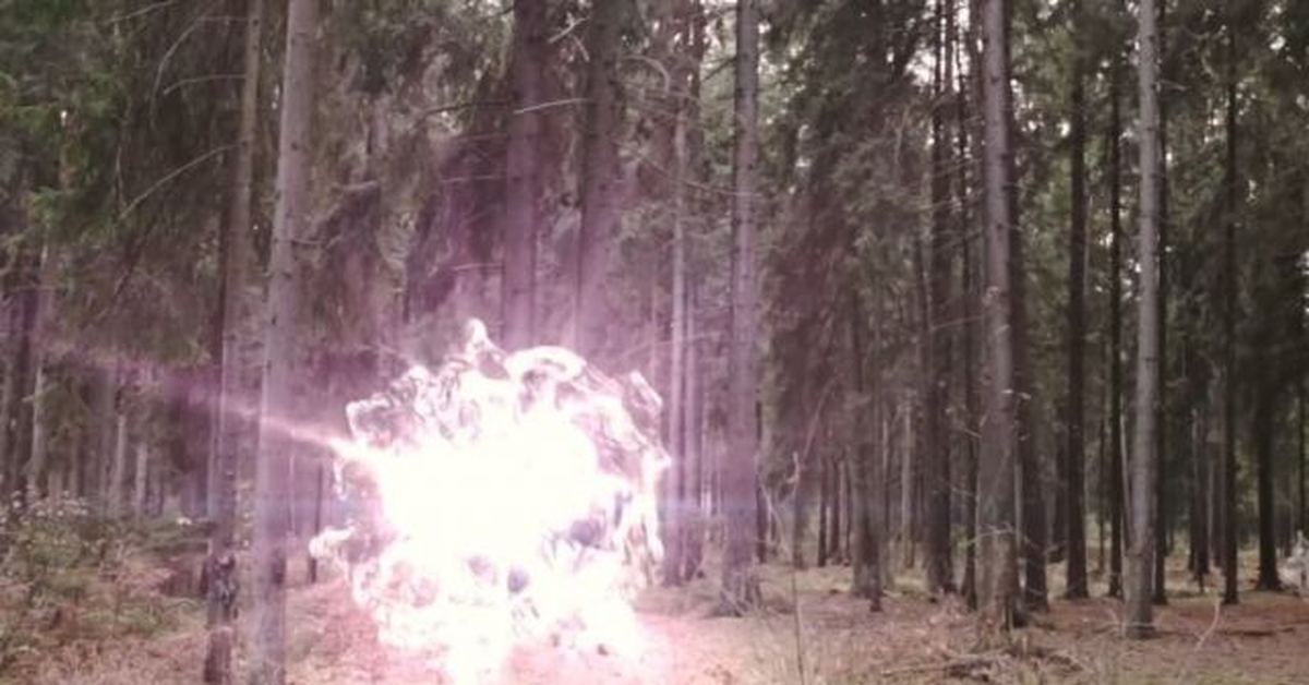 Шаровая молния фото на улице. Плазмоид шаровая молния. Шаровая молния реальные снимки. Франсуа Араго шаровая молния. Шаровая молния в лесу.