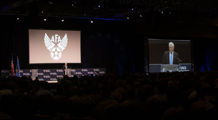  :   ,      . Space New