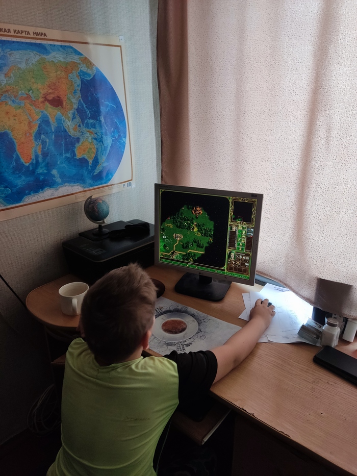 ����� ����