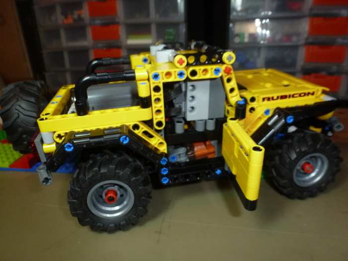 Lego 42122 . Джип 