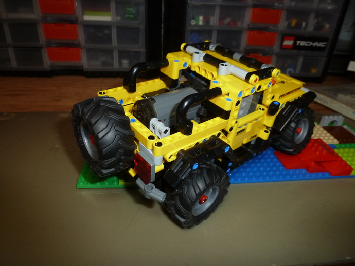 Lego 42122 . Джип 