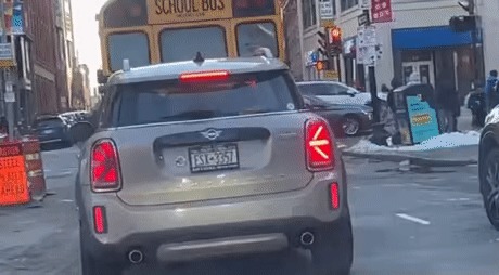 Иииии приз за самый неоднозначный поворотник достаётся концерну BMW с их Mini Cooper BMW, Поворотники, Гифка, Mini cooper