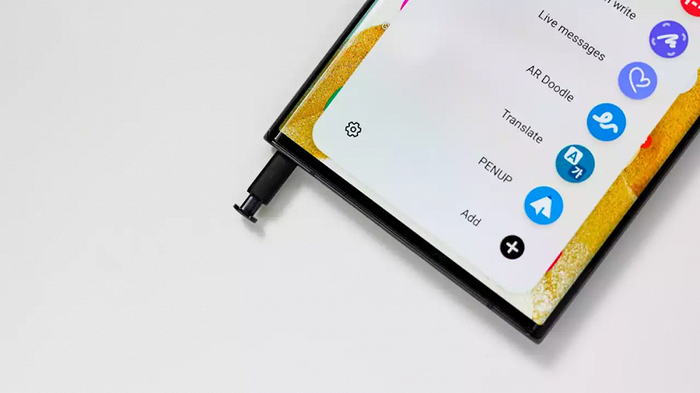 Galaxy S22 Ultra заряжается используя 45 ватт всего минуту