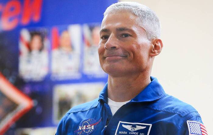 Роскосмос заверил, что вернет на Землю американского астронавта