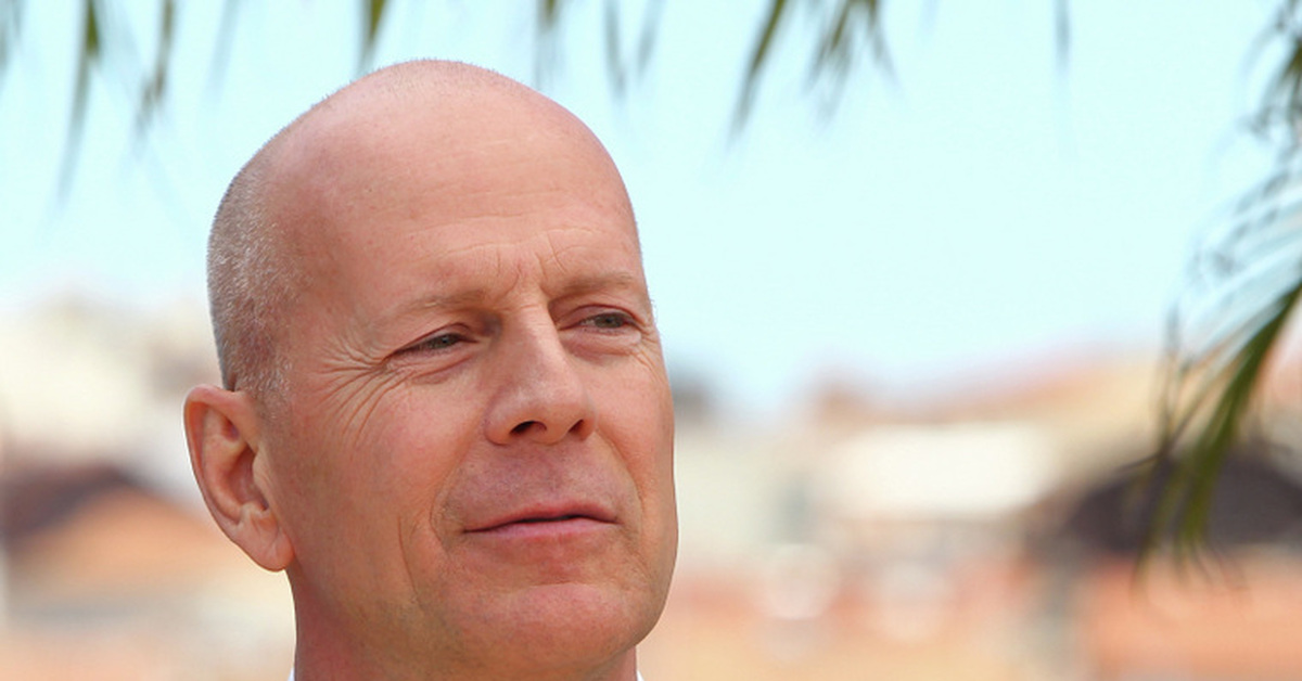 Где играл брюс уиллис. Брюс Уиллис. Брюс Уиллис фото. Bruce Willis 2023. Брюс Уиллис завершает карьеру.