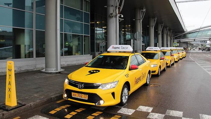 Таксист отвез пассажирку из аэропорта Шереметьево в центр Москвы за 12 тысяч рублей