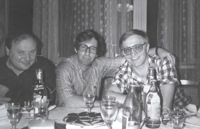 Попавший под санкции миллиардер Петр Авен заявил, что не знает, как теперь выживать Политика, Олигархи, СМИ и пресса, Длиннопост, Санкции, Повтор